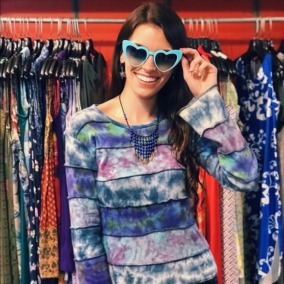 Meet Your Posher, Danielle! - Picture 5 of 8